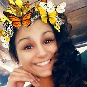 Meet your Posher, Felisha